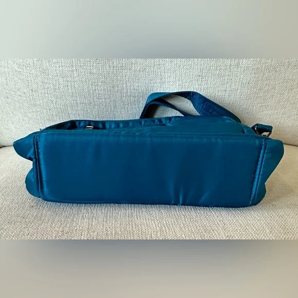 Lug Scoop 2 Crossbody Bag NWOT - Picture 5 of 6